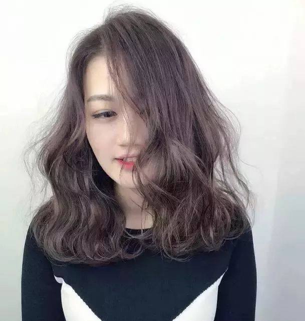 最新流行燙發(fā)與小城燙發(fā)奇遇