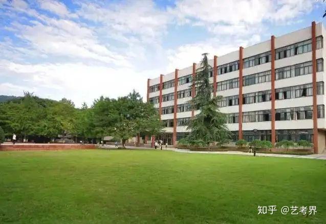 最新高校溫馨日常紀(jì)實